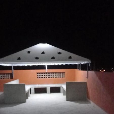 Karaz Homestay Grand Appartement Avec Rooftop Monte Arrouit Eksteriør billede